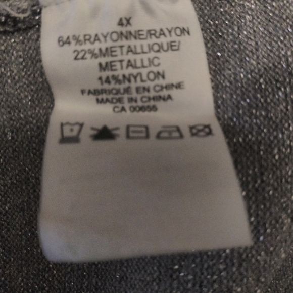 Silver "metallic" print 2-piece Top - Picture 2 of 4